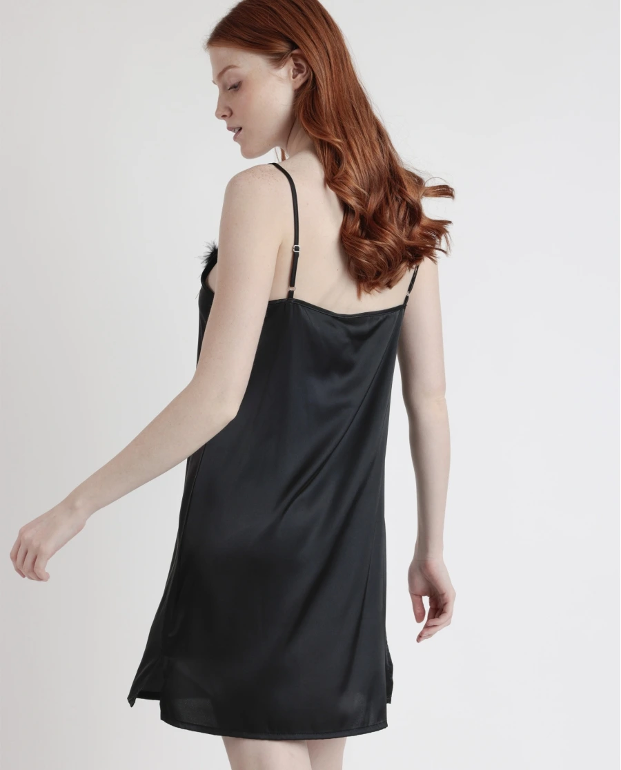 Camisa em Cetim com Plumas Preto