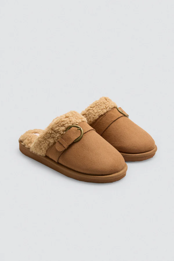 Chinelo Pele de Carneiro Camel