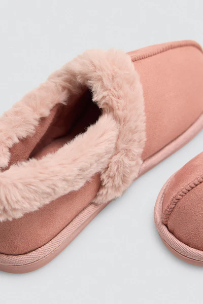 Pantufa de Senhora com Pêlo Rosa