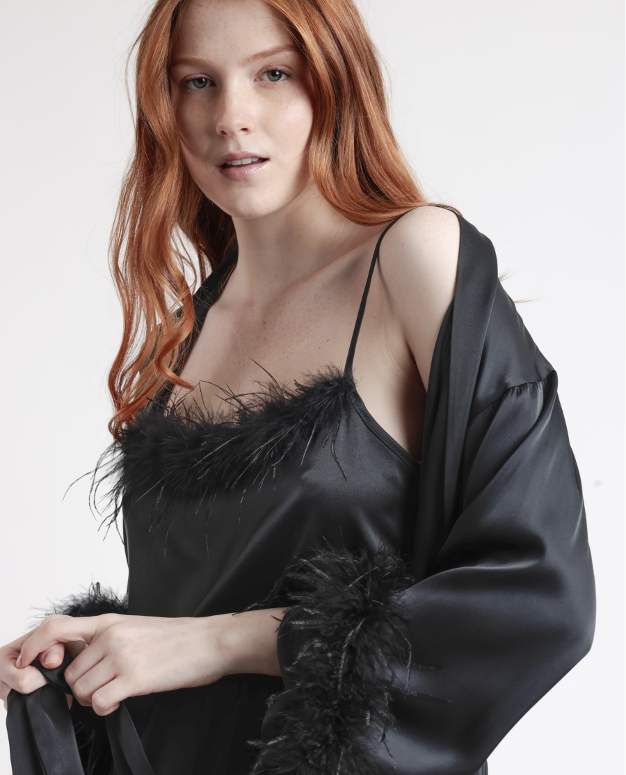 Robe em Cetim com Plumas Preto